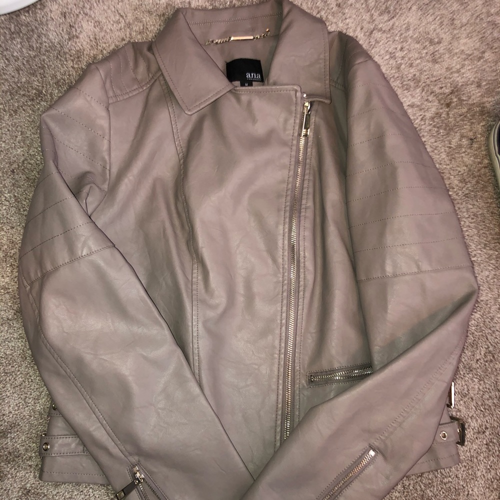 Women’s Gray leather jacket